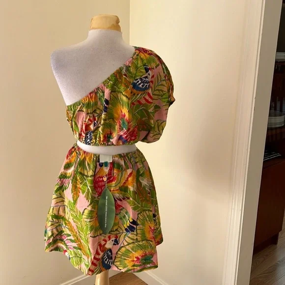 New! Farm rio medium mackaw leaves one shoulder mini dress with pockets.
